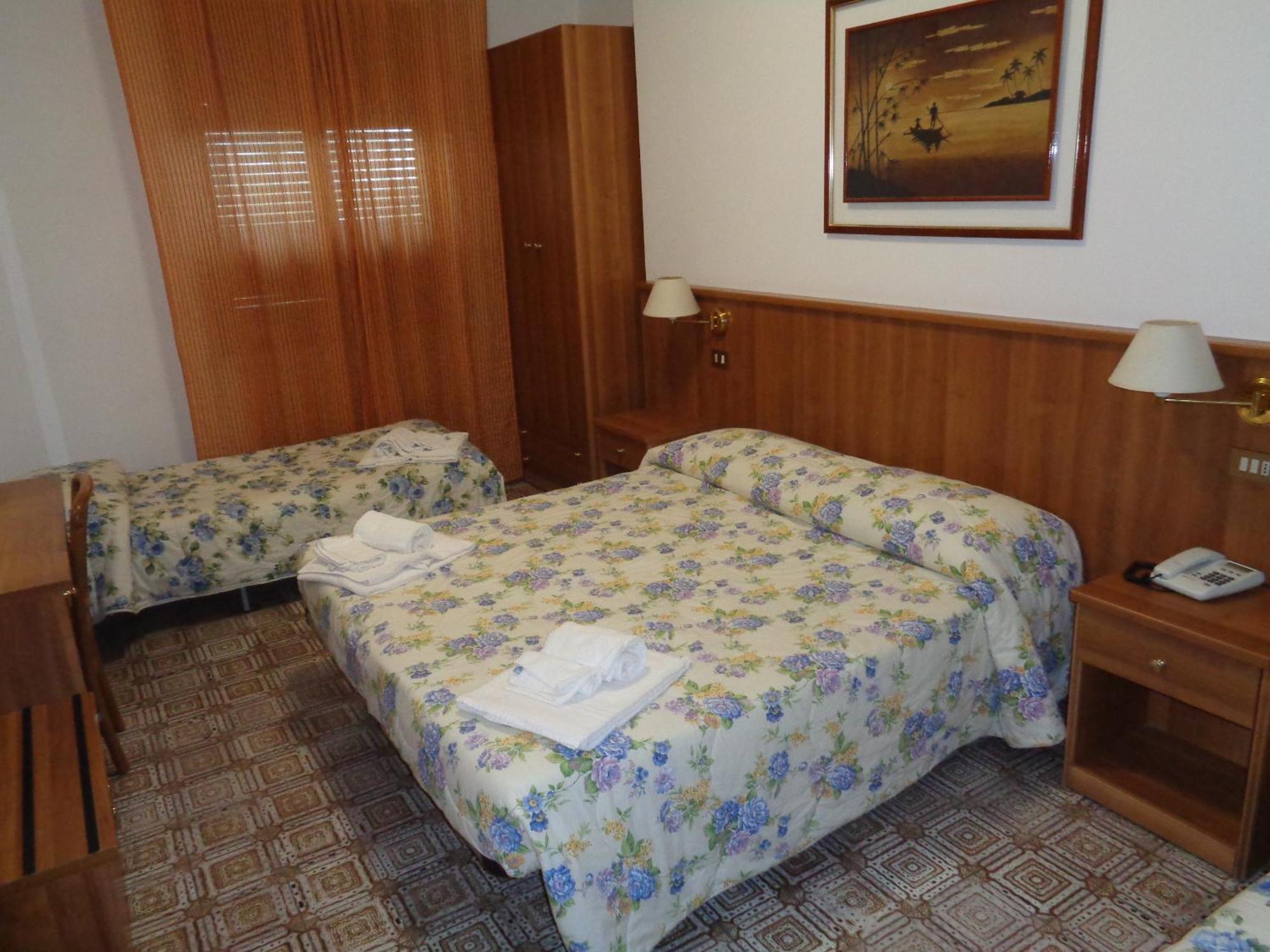 Hotel Rosati Чиуси Экстерьер фото